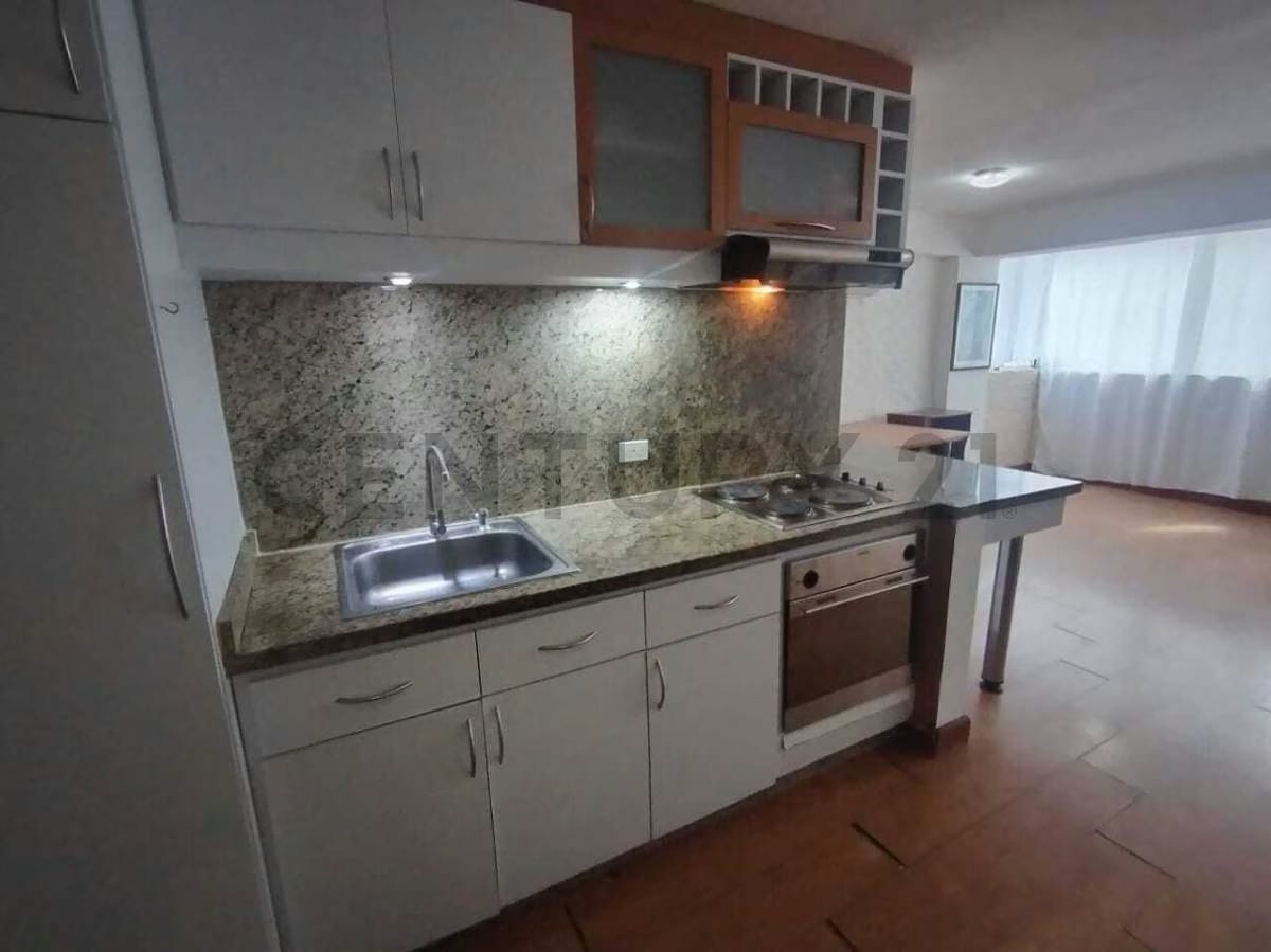 Tu refugio en La Guaira: Apartamento con Aire Acondicionado y Pozo en Macuto - 3