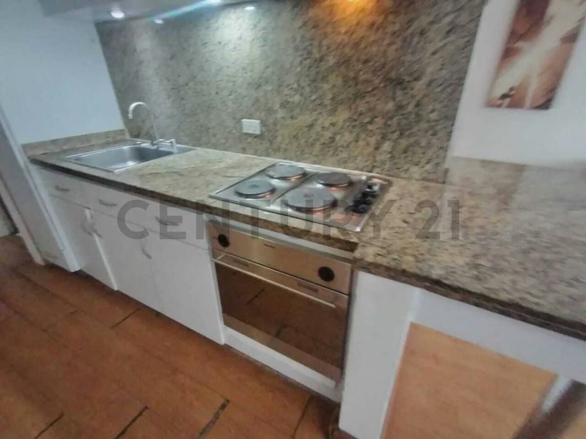 Tu refugio en La Guaira: Apartamento con Aire Acondicionado y Pozo en Macuto - 4