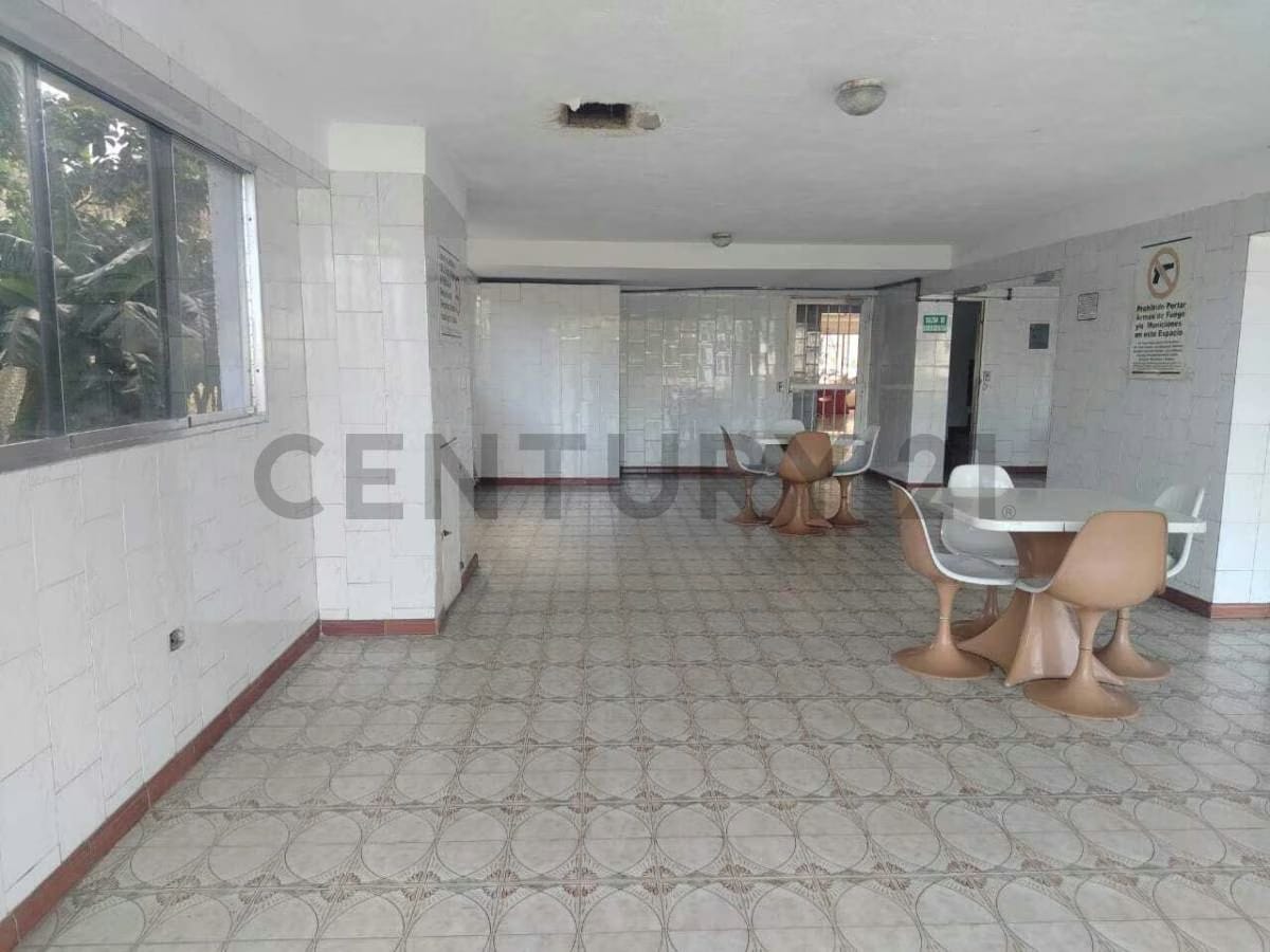 Tu refugio en La Guaira: Apartamento con Aire Acondicionado y Pozo en Macuto - 10