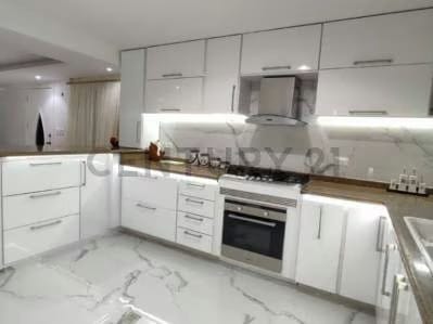 Hermosa casa bote b en Venta Remodelada - 2