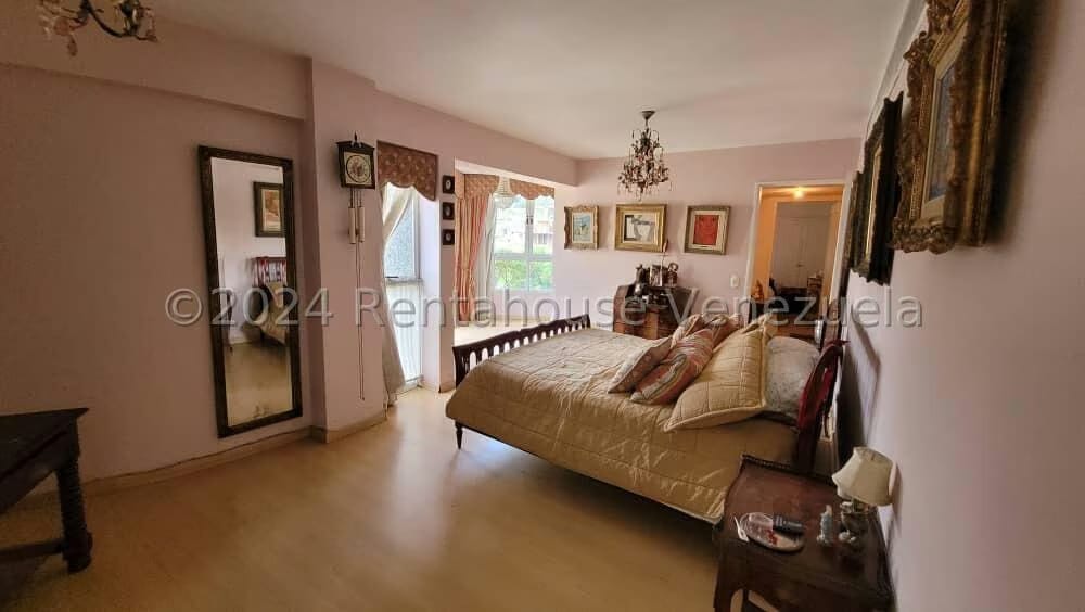 Apartamento (1 Nivel) en Venta en Cumbres de Curumo, Distrito Metropolitano - 25