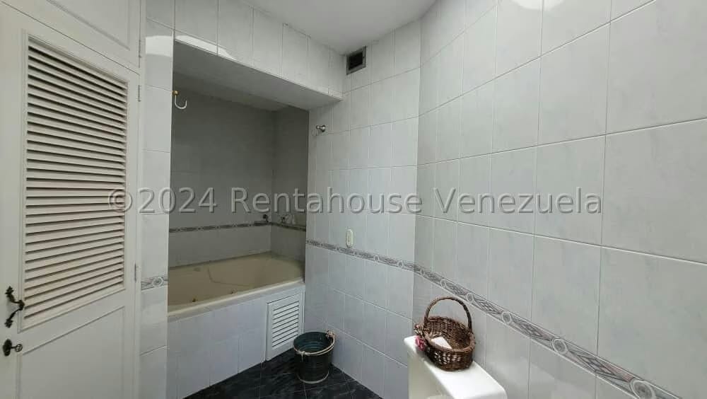 Apartamento (1 Nivel) en Venta en Cumbres de Curumo, Distrito Metropolitano - 28