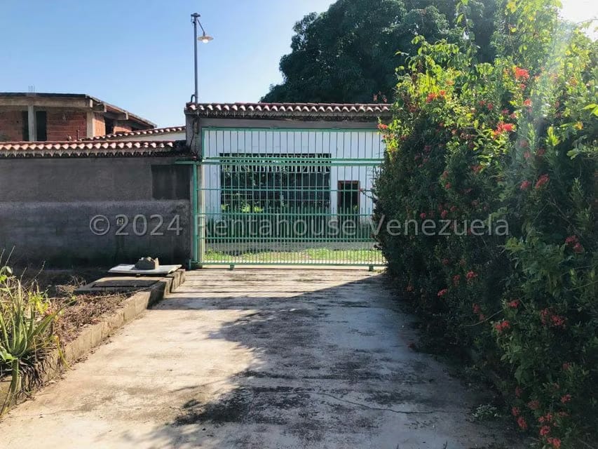 Casa (Casas de Playa) en Venta en Higuerote, Miranda - 2
