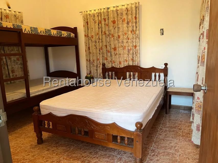 Casa (Casas de Playa) en Venta en Higuerote, Miranda - 11