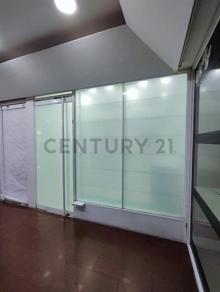 Local comercial con excelente ubicación Centro Comercial Aventura Plaza