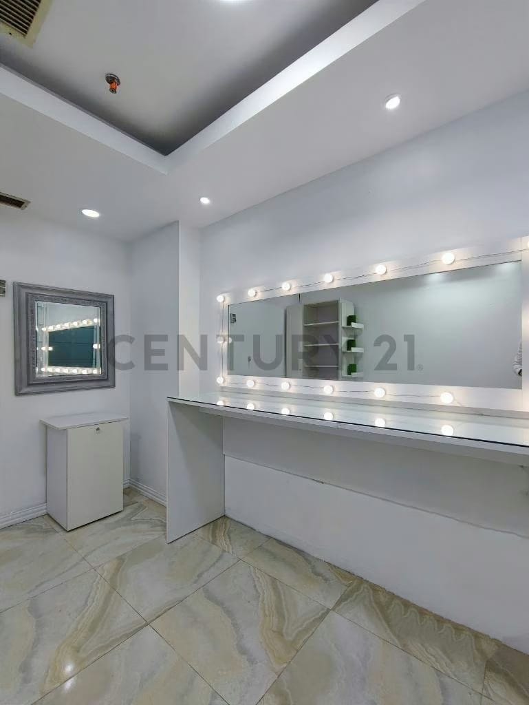 Local comercial con excelente ubicación Centro Comercial Aventura Plaza - 4