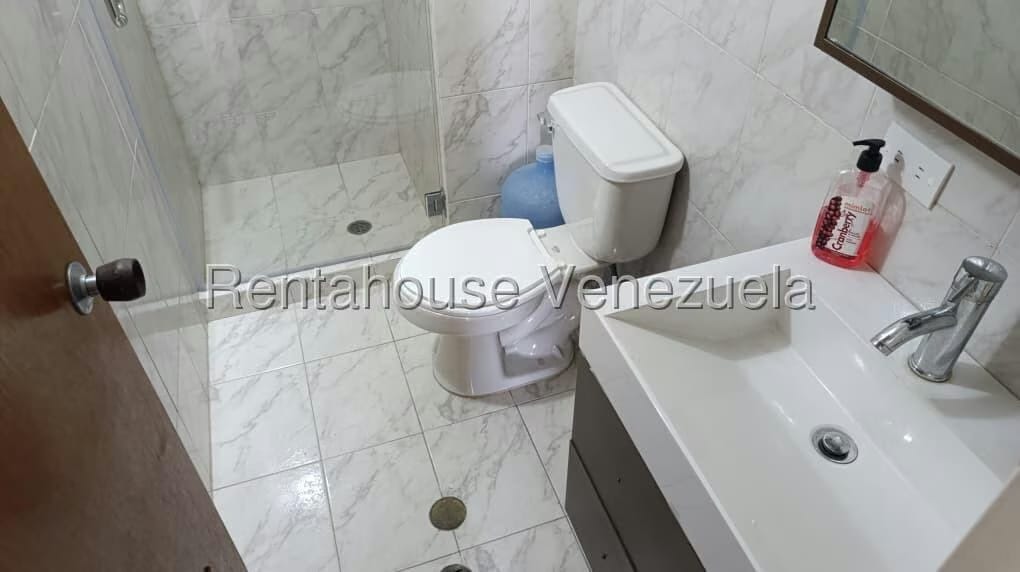 Apartamento (1 Nivel) en Alquiler en Av Diego Bautista Urbaneja, Anzoategui - 12