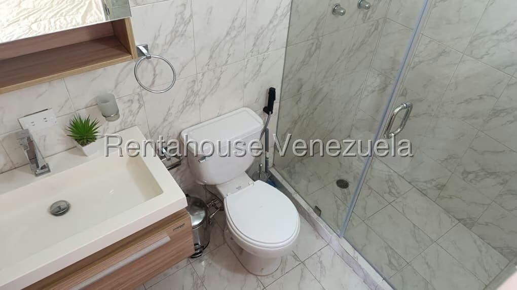 Apartamento (1 Nivel) en Alquiler en Av Diego Bautista Urbaneja, Anzoategui - 4