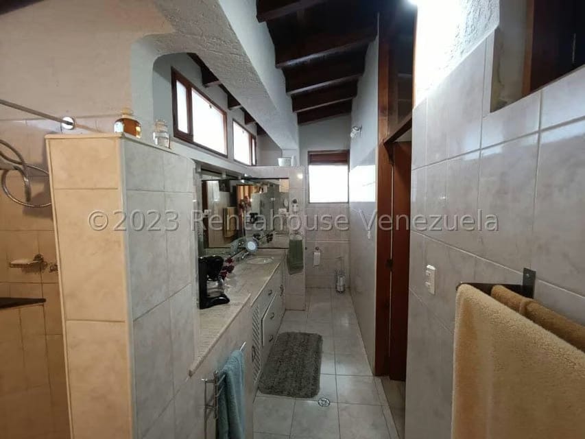Casa (Colonial) en Venta en La Lagunita Country Club, Distrito Metropolitano - 43