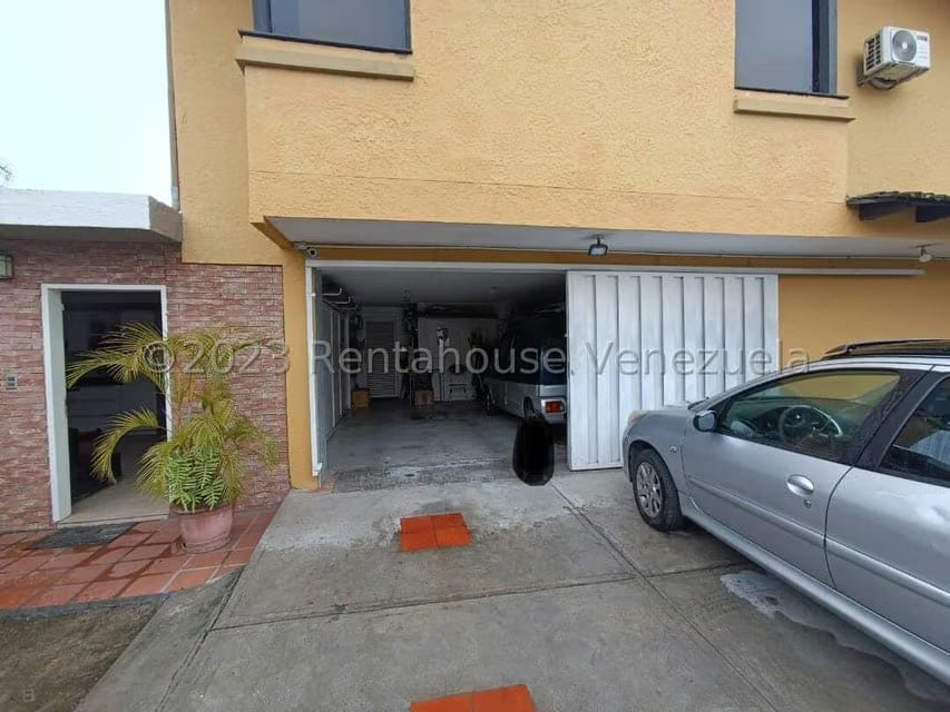 Casa (Colonial) en Venta en La Lagunita Country Club, Distrito Metropolitano - 73