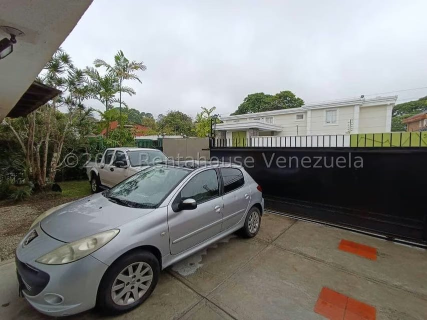 Casa (Colonial) en Venta en La Lagunita Country Club, Distrito Metropolitano - 75