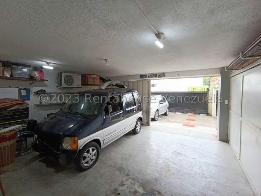 Casa (Colonial) en Venta en La Lagunita Country Club, Distrito Metropolitano - 77