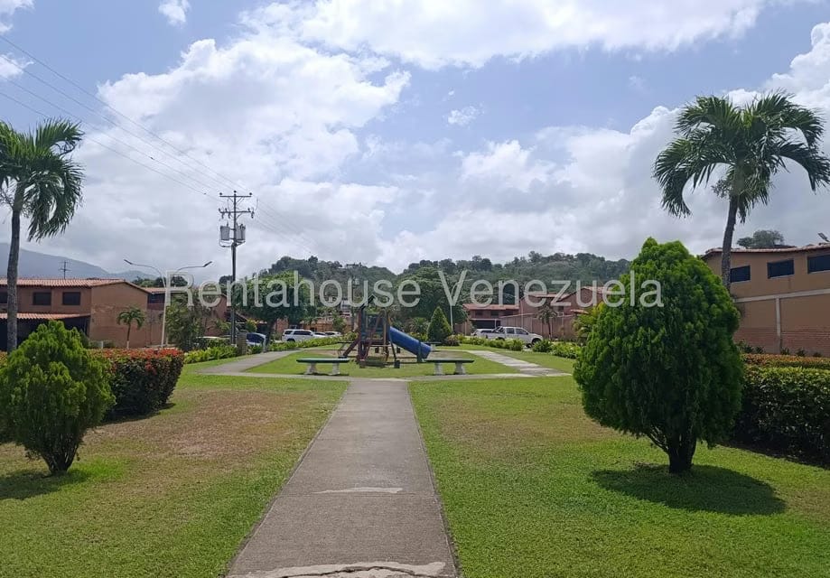 Townhouse (Duplex) en Venta en Villa Del Este, Miranda - 24