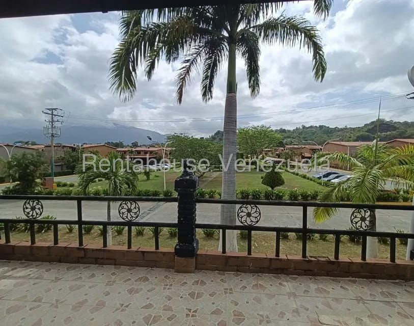 Townhouse (Duplex) en Venta en Villa Del Este, Miranda - 9