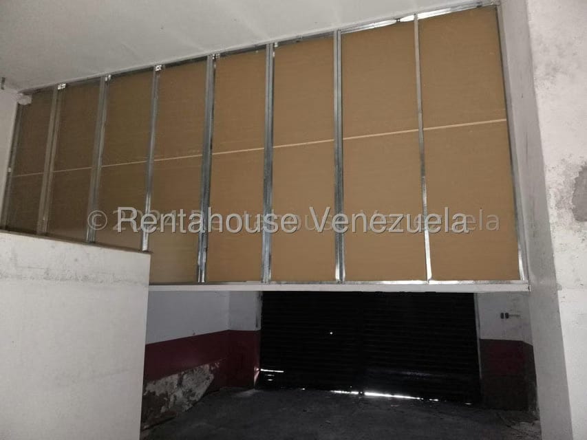 Comercial (Local Comercial) en Venta en Parroquia Catedral, Distrito Metropolitano - 13