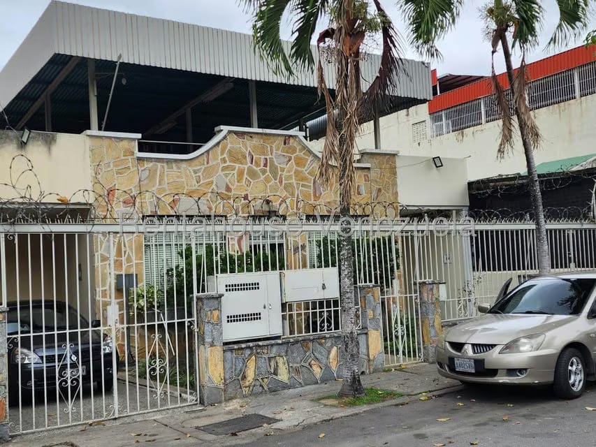 Comercial (Local Comercial) en Alquiler en Los Chaguaramos, Distrito Metropolitano