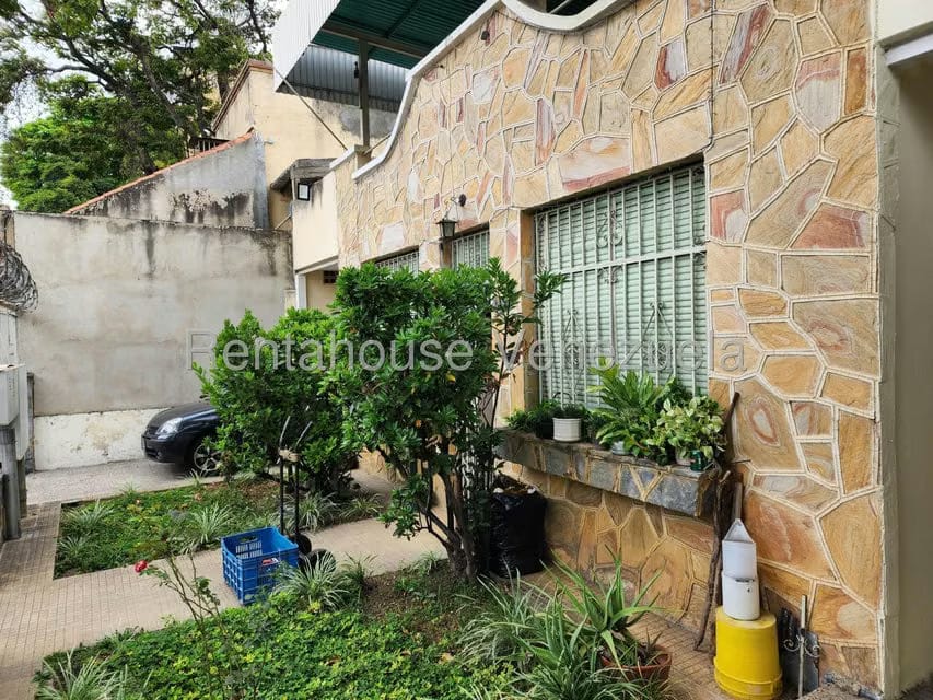 Comercial (Local Comercial) en Alquiler en Los Chaguaramos, Distrito Metropolitano - 2