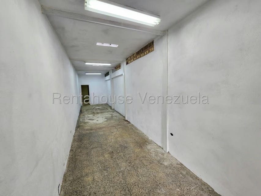 Comercial (Local Comercial) en Alquiler en Los Chaguaramos, Distrito Metropolitano - 5