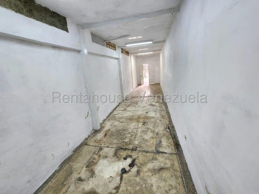 Comercial (Local Comercial) en Alquiler en Los Chaguaramos, Distrito Metropolitano - 7
