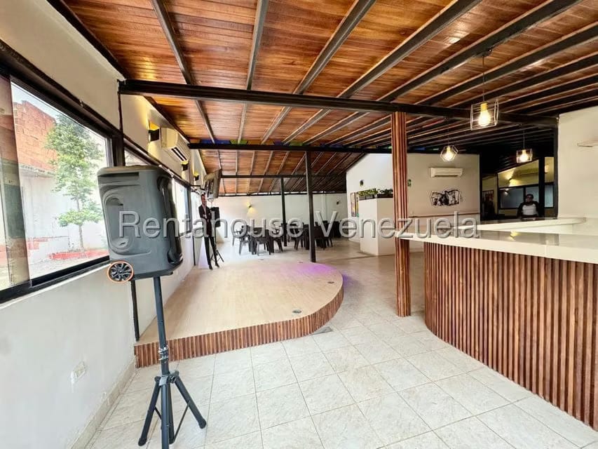 Comercial (Local Comercial) en Alquiler en Parroquia Juan de Villegas, Lara - 12