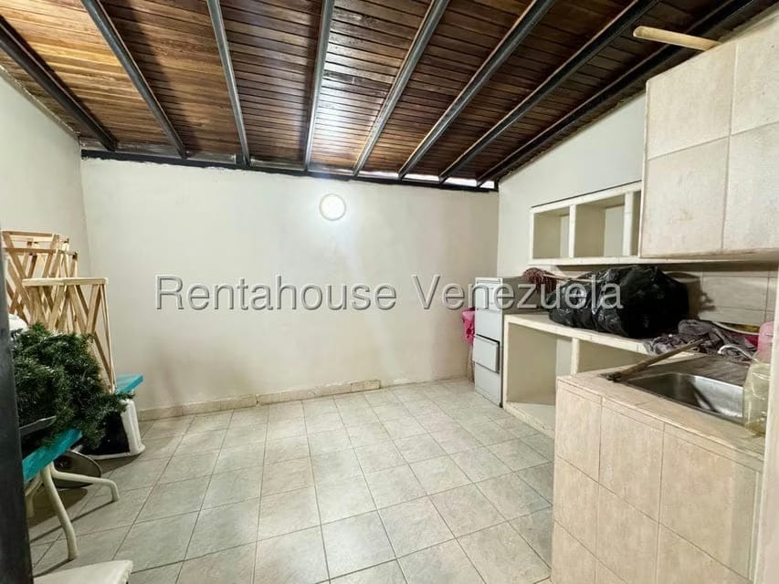 Comercial (Local Comercial) en Alquiler en Parroquia Juan de Villegas, Lara - 15