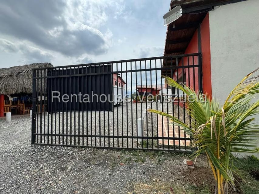 Comercial (Local Comercial) en Alquiler en Parroquia Juan de Villegas, Lara - 18