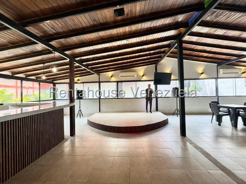 Comercial (Local Comercial) en Alquiler en Parroquia Juan de Villegas, Lara - 7