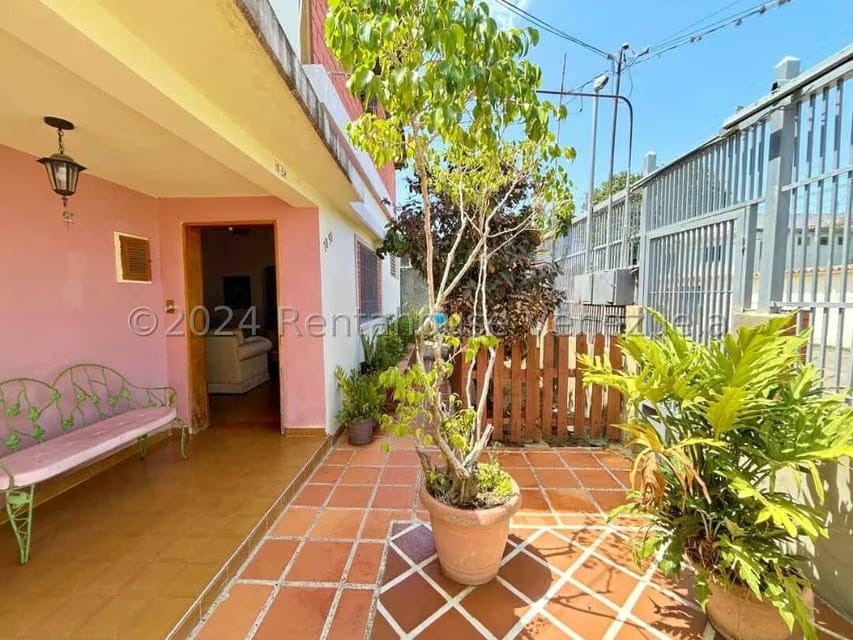 Casa (Duplex) en Venta en Zona Oeste, Lara - 5
