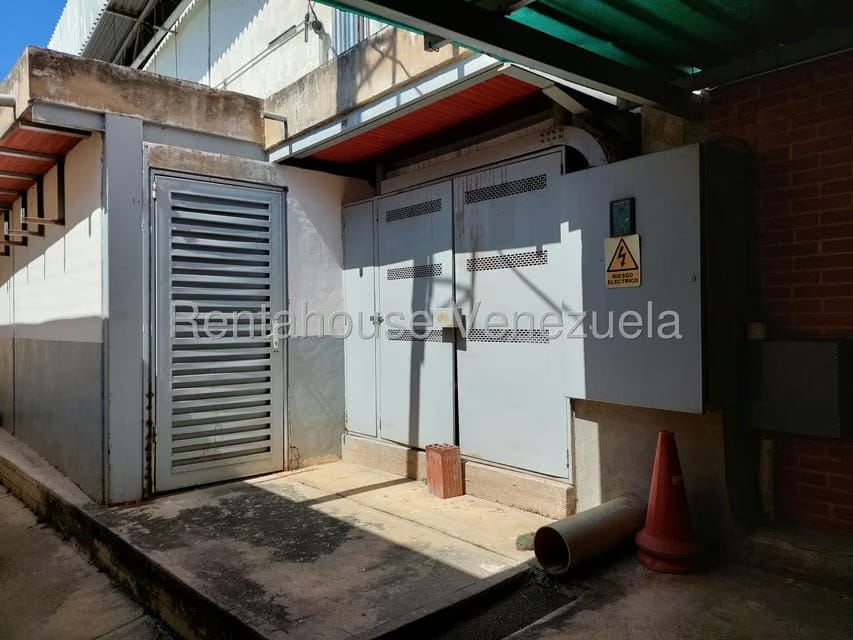 Comercial (Galpon - Deposito) en Venta en Zona Industrial San Vicente, Aragua - 135