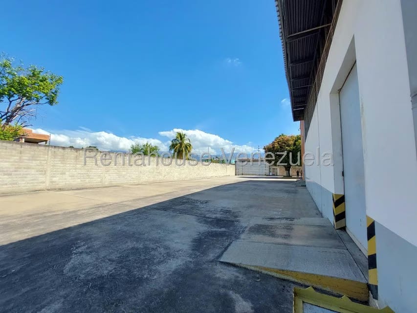 Comercial (Galpon - Deposito) en Venta en Zona Industrial San Vicente, Aragua - 68