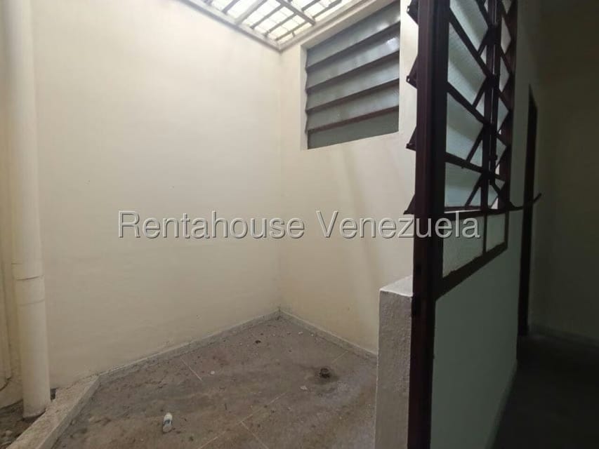 Comercial (Local Comercial) en Venta en Catia, Distrito Metropolitano - 12