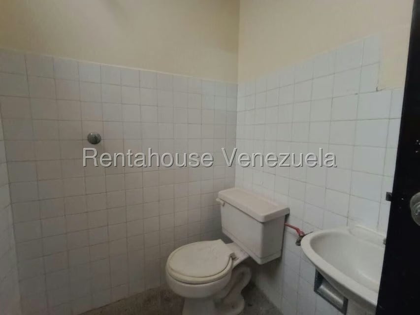 Local Comercial en Alquiler en Catia, Distrito Metropolitano - 13