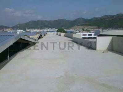 En Alquiler galpon de 1700 mts2 - 4