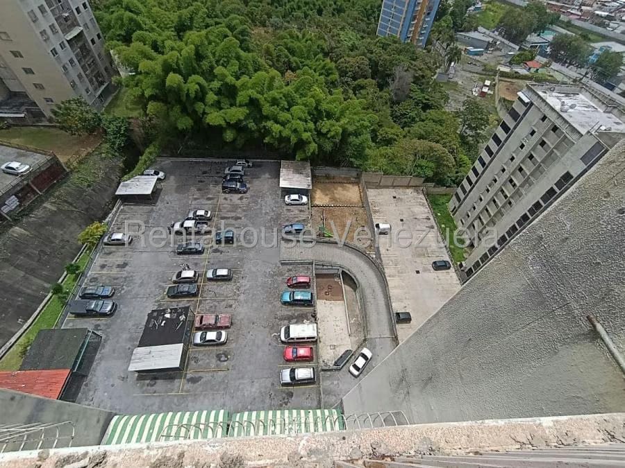 Apartamento en Venta en El Tambor Los Teques - 5