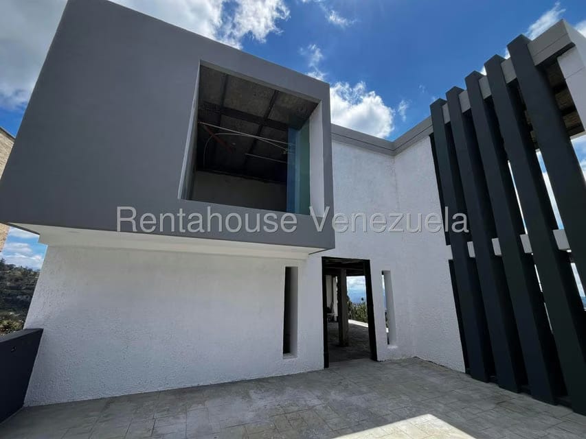 Casa (Multipes Niveles) en Venta en Oripoto, Distrito Metropolitano