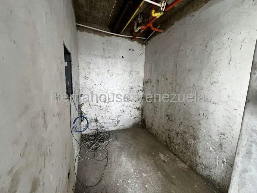 Casa (Multipes Niveles) en Venta en Oripoto, Distrito Metropolitano - 12