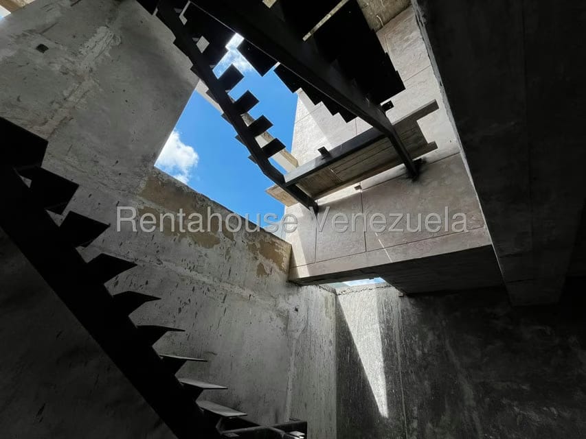 Casa (Multipes Niveles) en Venta en Oripoto, Distrito Metropolitano - 18