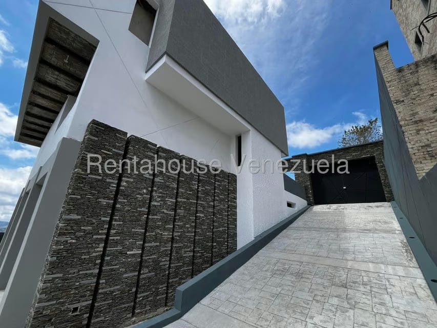 Casa (Multipes Niveles) en Venta en Oripoto, Distrito Metropolitano - 3