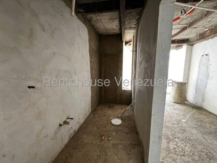 Casa (Multipes Niveles) en Venta en Oripoto, Distrito Metropolitano - 22