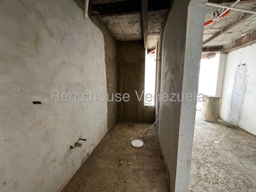 Casa (Multipes Niveles) en Venta en Oripoto, Distrito Metropolitano - 22