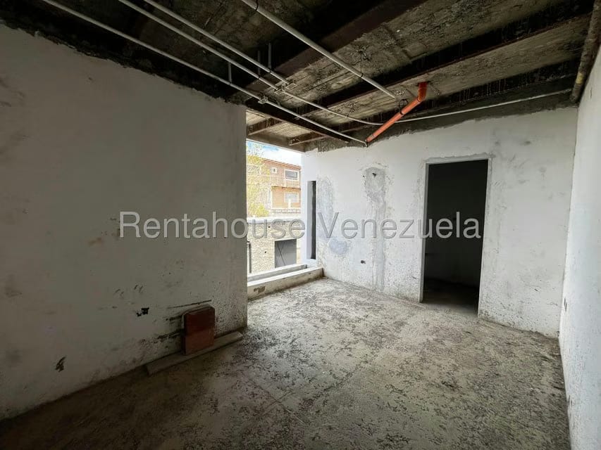 Casa (Multipes Niveles) en Venta en Oripoto, Distrito Metropolitano - 23