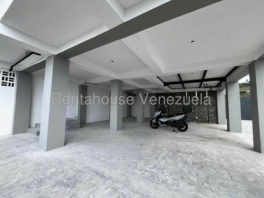 Casa (Multipes Niveles) en Venta en Oripoto, Distrito Metropolitano - 6