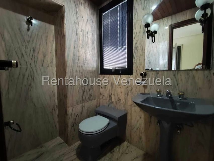 Apartamento (1 Nivel) en Alquiler en Altamira, Distrito Metropolitano - 16