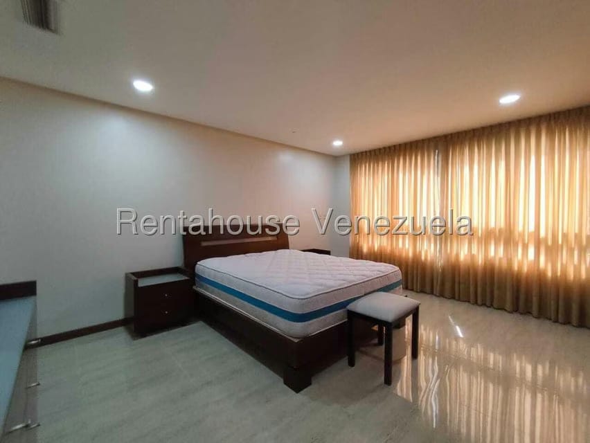 Apartamento (1 Nivel) en Alquiler en Altamira, Distrito Metropolitano - 28