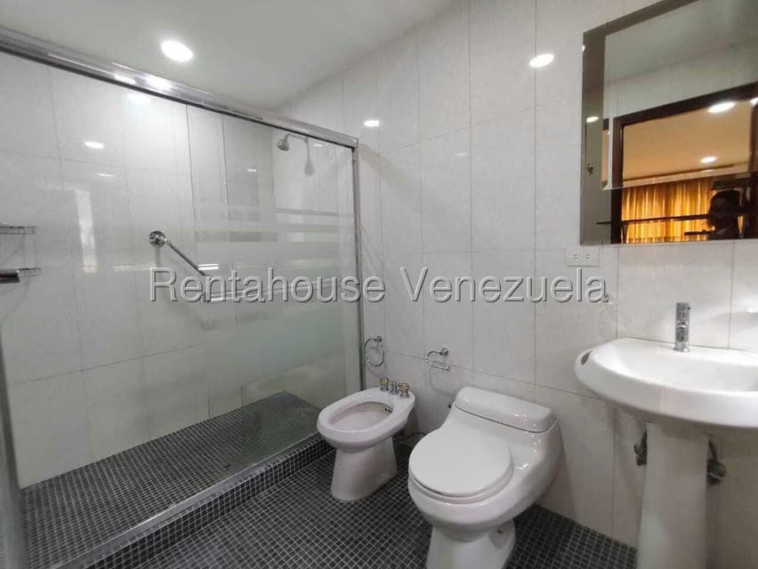 Apartamento (1 Nivel) en Alquiler en Altamira, Distrito Metropolitano - 31