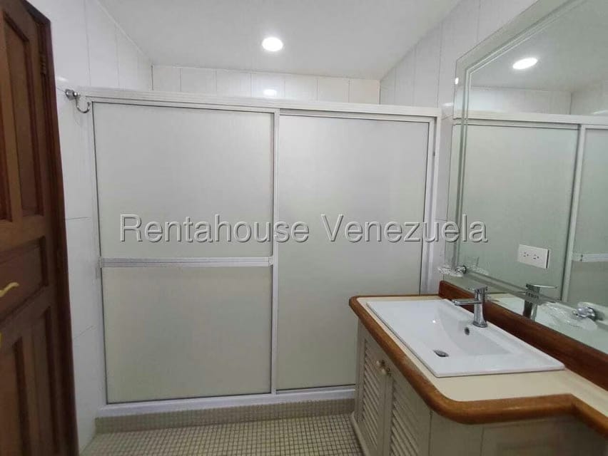 Apartamento (1 Nivel) en Alquiler en Altamira, Distrito Metropolitano - 35
