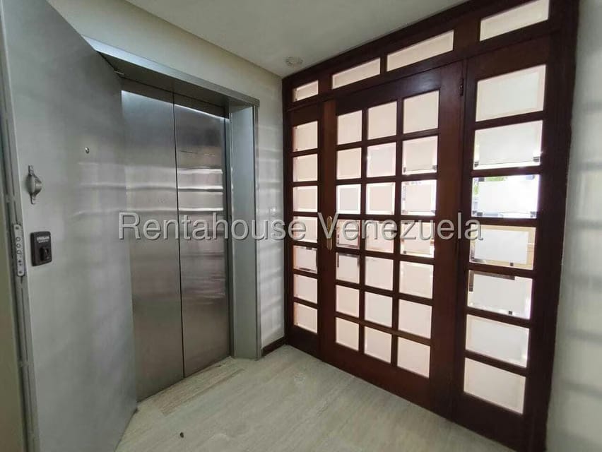 Apartamento (1 Nivel) en Alquiler en Altamira, Distrito Metropolitano - 10