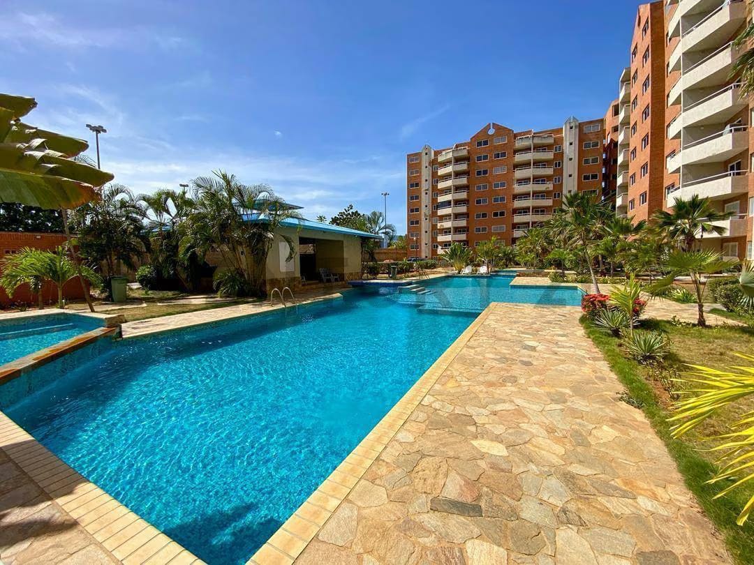 Apartamento planta baja en Edificio Los Cayos Playa el Angel