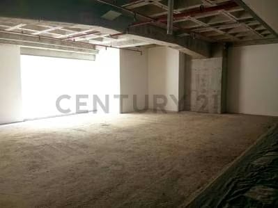 Local Comercial en Venta en Centro Empresarial La Esmeralda en Campo Alegre - 9