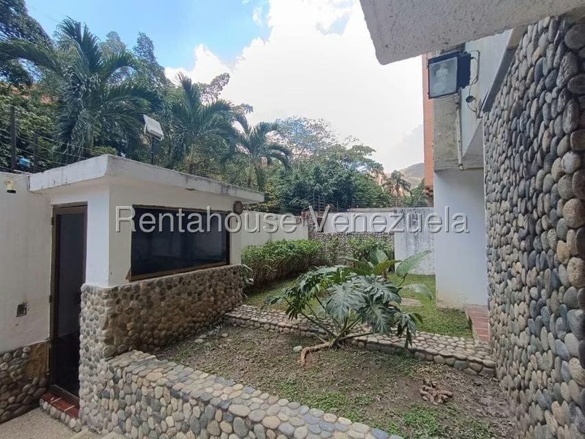 Apartamento (1 Nivel) en Alquiler en La Trigaleña, Carabobo - 2